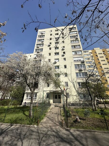 Titan parc, langa Scoala 195, vedere parc,